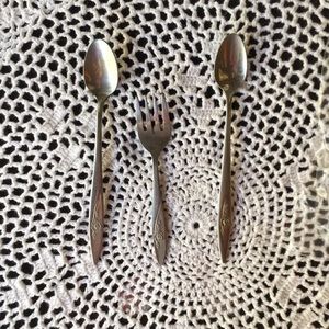 Genx 1980’s childrens “the first years” utensils